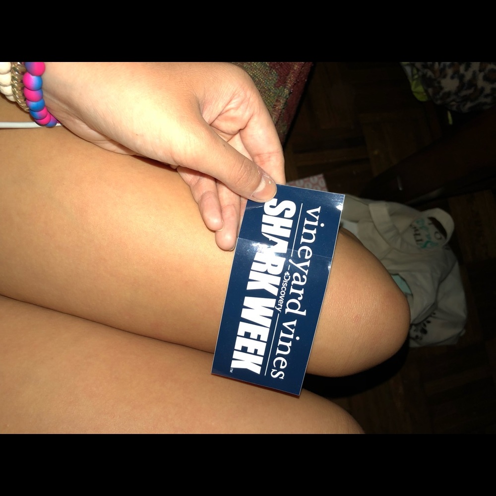 Vineyard vines sticker